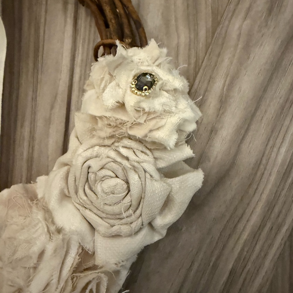 Floral Wreath with Cream Flowers and Bow - Picture 7 of 11